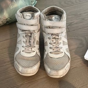 nfinity beast mid top